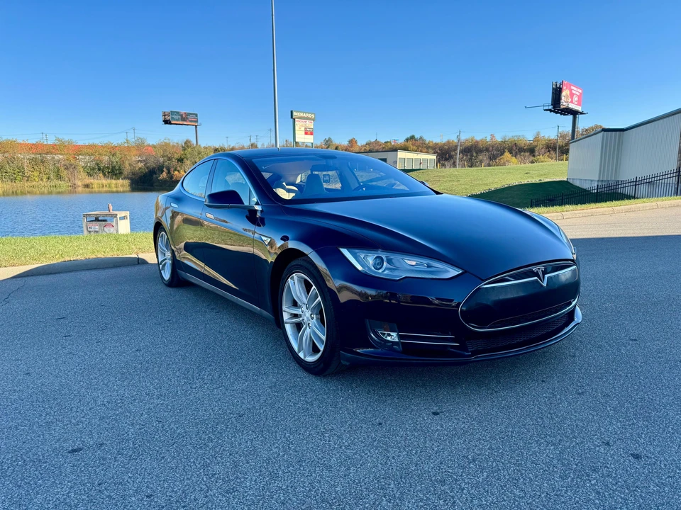 2013 Tesla Model S - Image 11 of 31