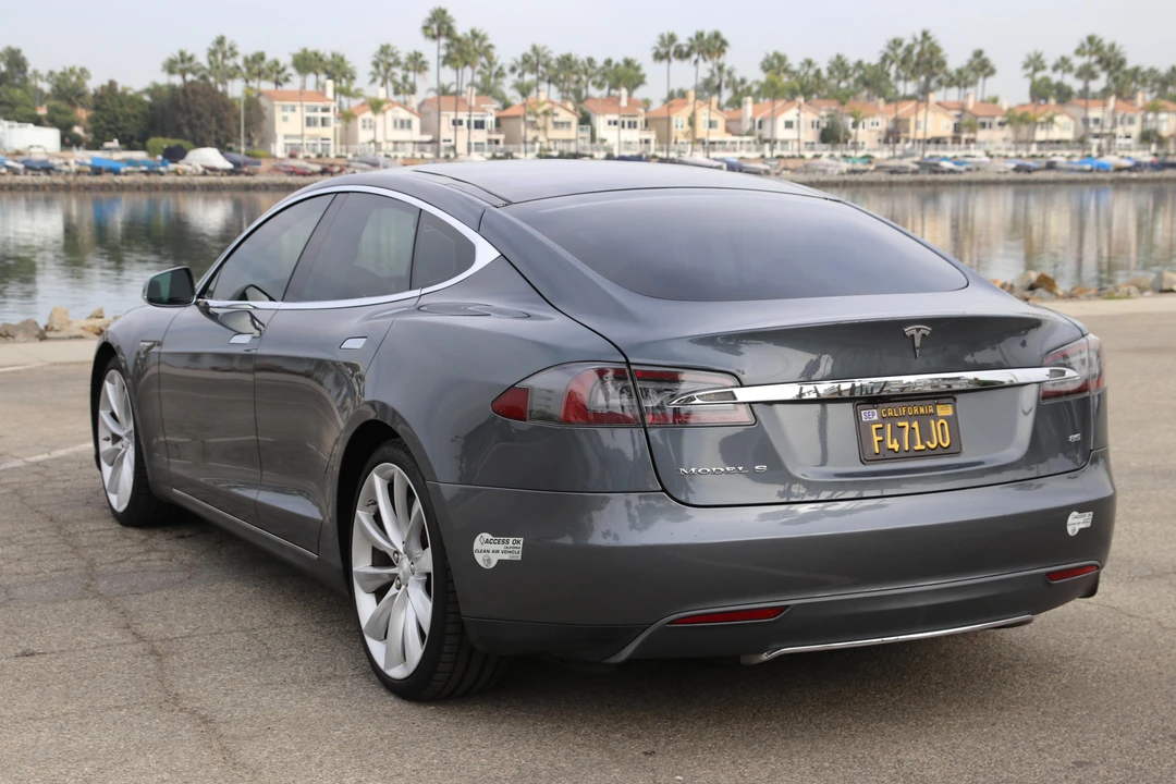 2013 Tesla Model S - Image 27 of 31