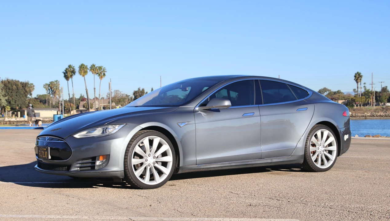 2013 Tesla Model S - Image 17 of 31
