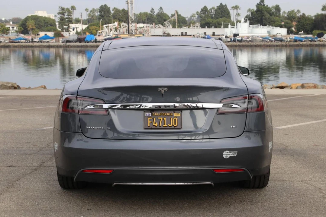 2013 Tesla Model S - Image 5 of 31