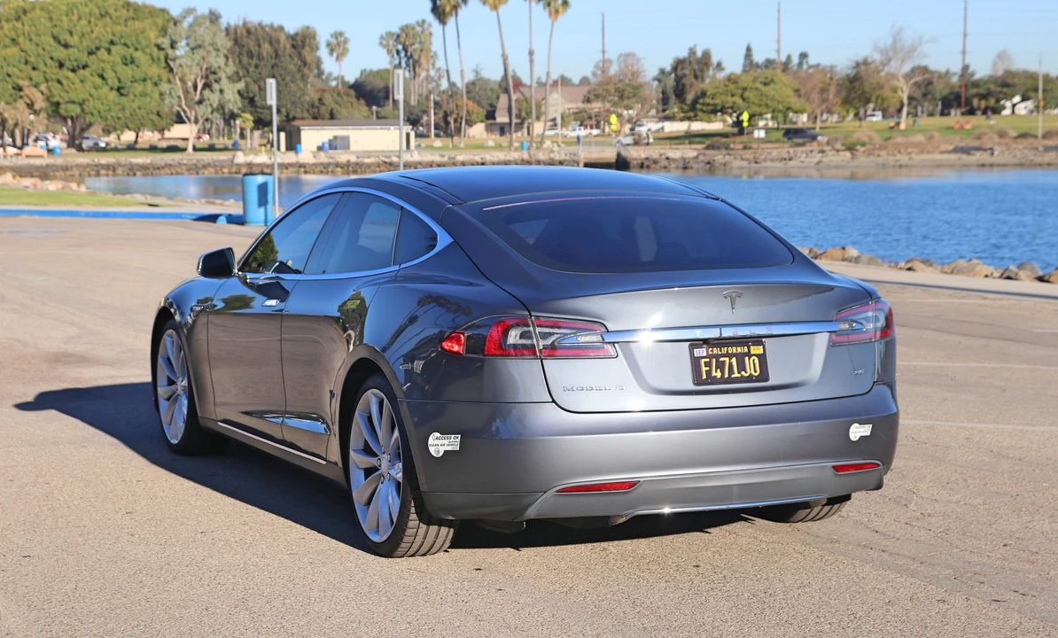 2013 Tesla Model S - Image 28 of 31