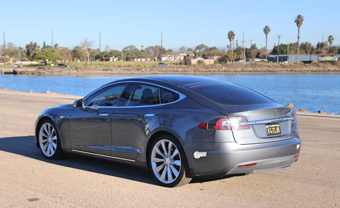 2013 Tesla Model S - Image 26 of 31
