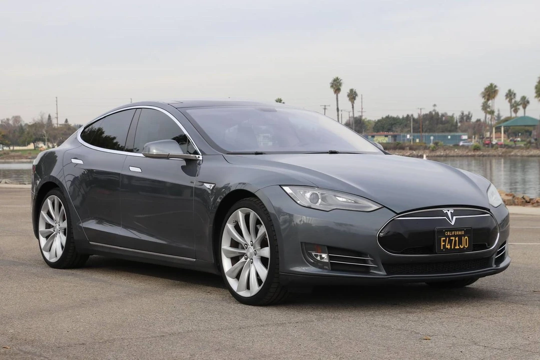 2013 Tesla Model S - Image 3 of 31