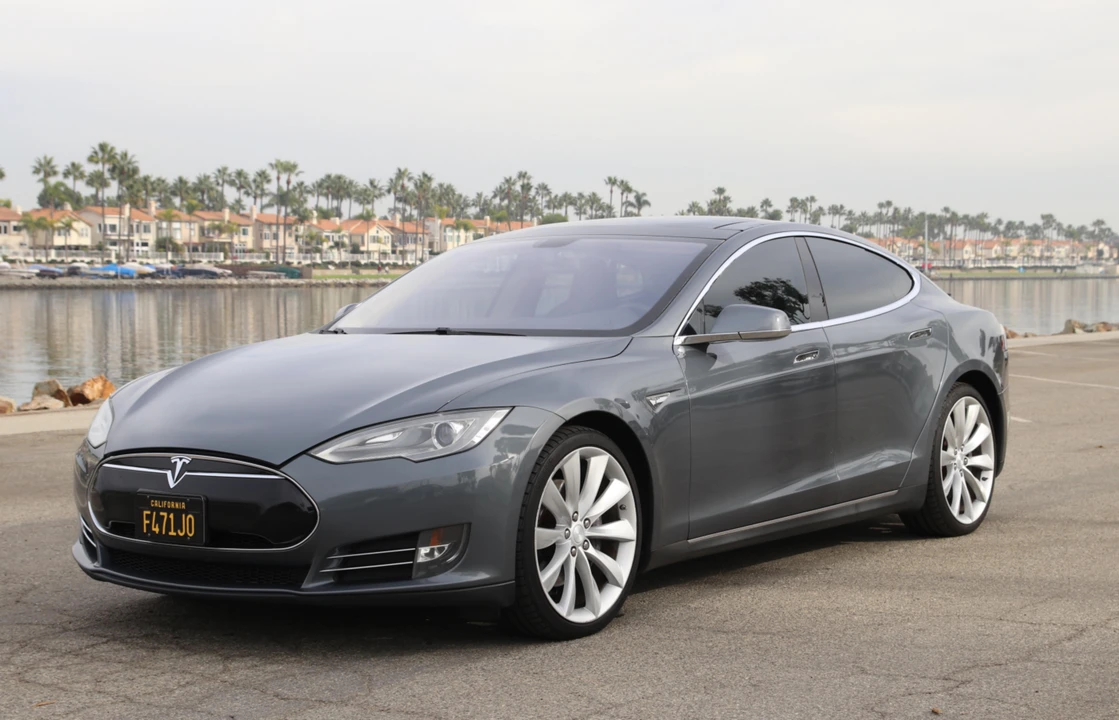 2013 Tesla Model S - Image 14 of 31