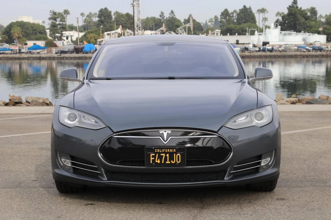 2013 Tesla Model S - Image 2 of 31