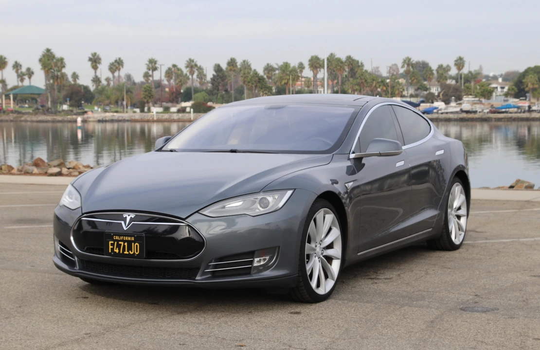 2013 Tesla Model S - Image 11 of 31