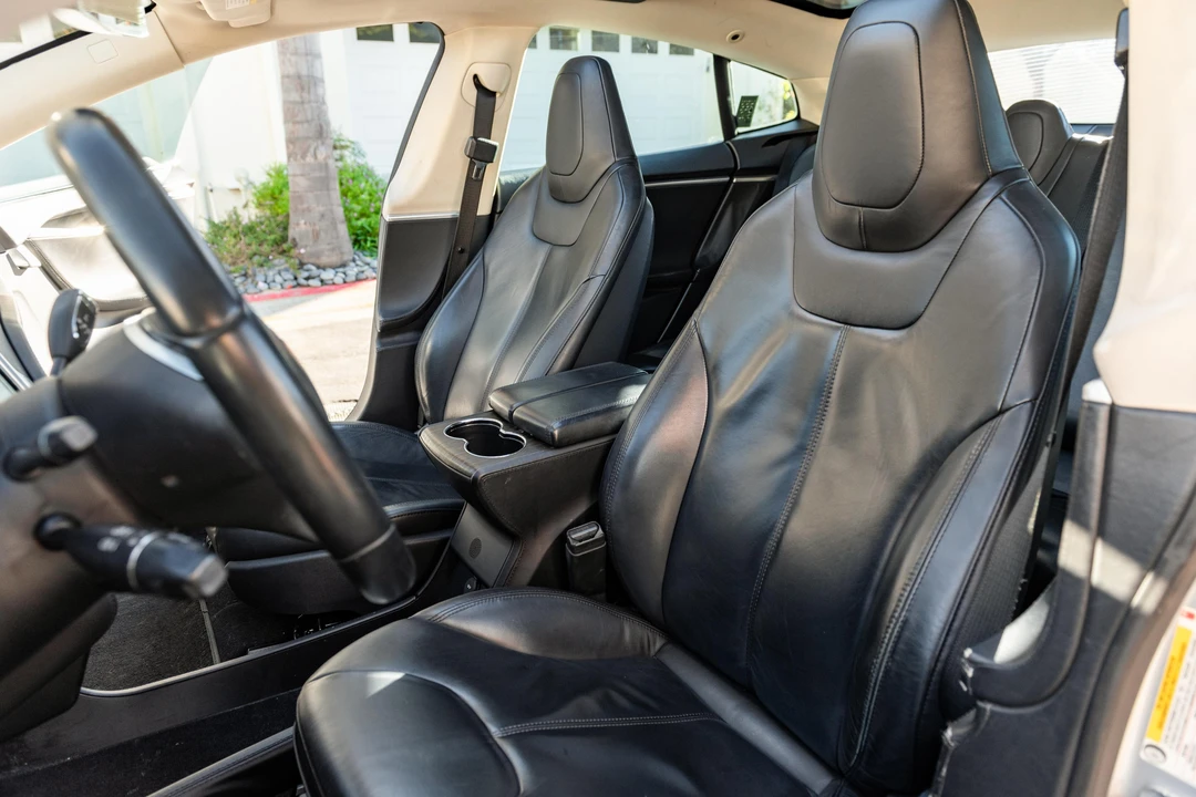2013 Tesla Model S - Image 26 of 31
