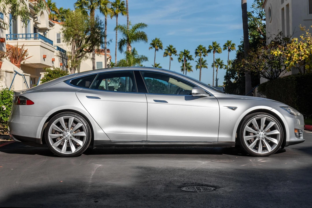 2013 Tesla Model S - Image 3 of 31