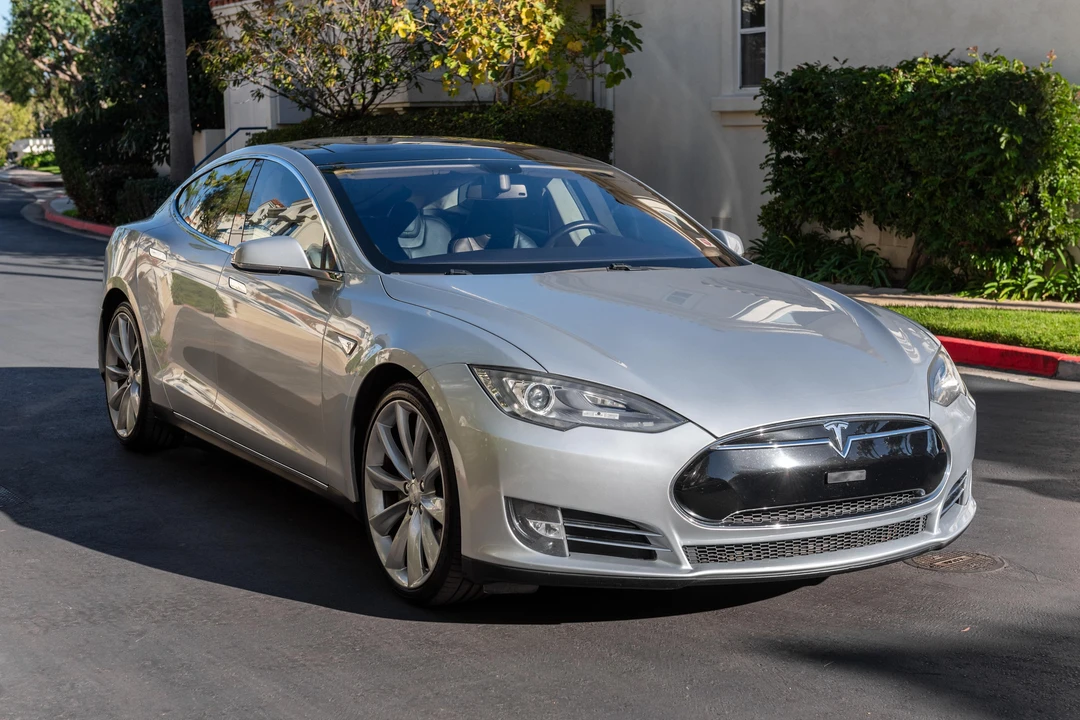 2013 Tesla Model S - Image 8 of 31