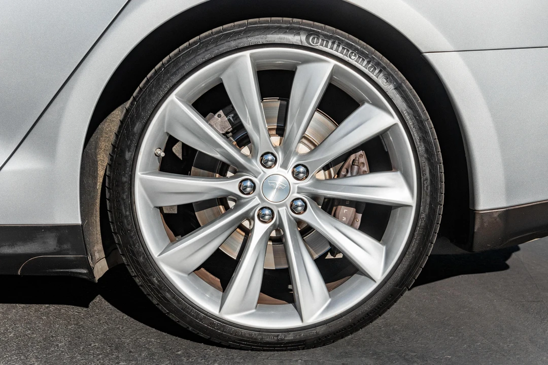 2013 Tesla Model S - Image 22 of 31