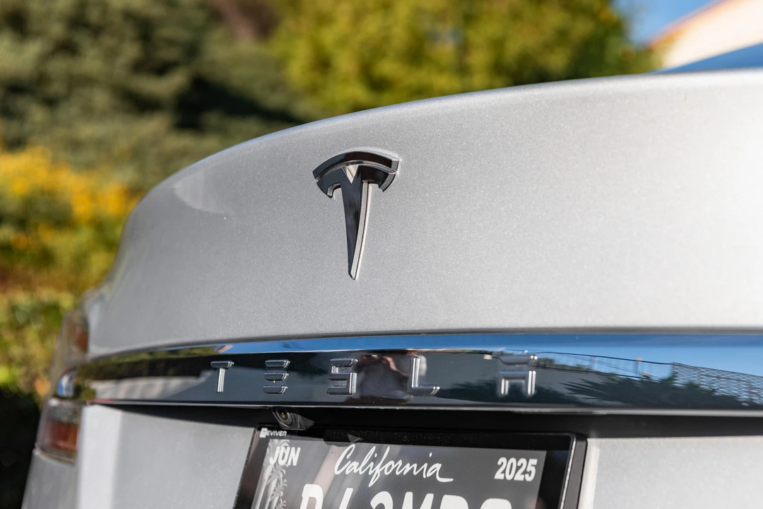 2013 Tesla Model S - Image 12 of 31
