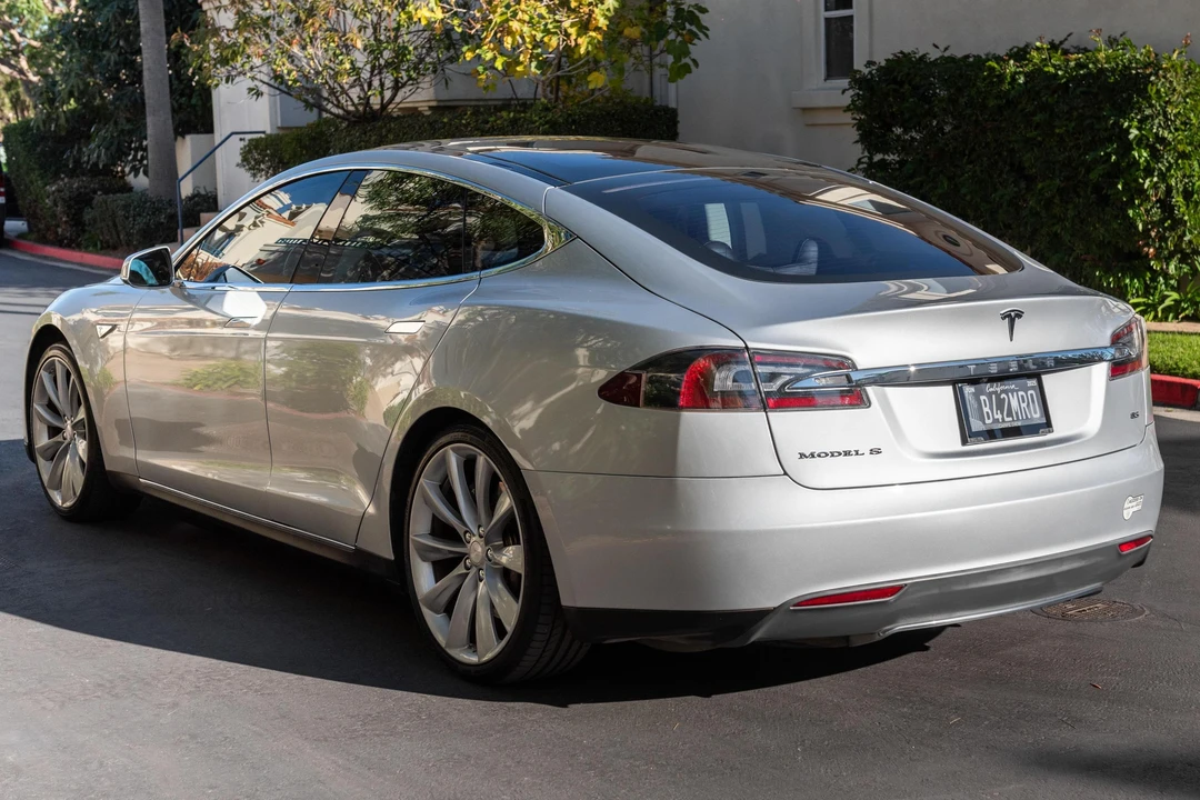 2013 Tesla Model S - Image 7 of 31