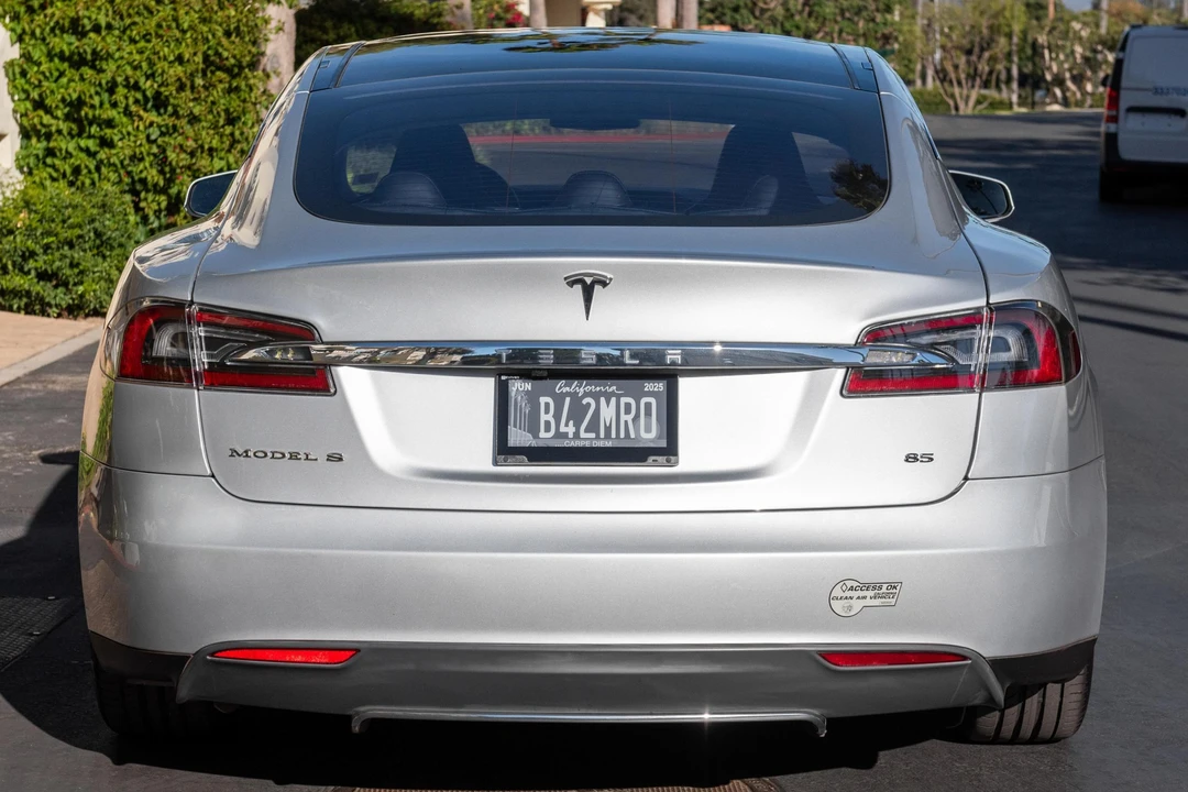 2013 Tesla Model S - Image 5 of 31