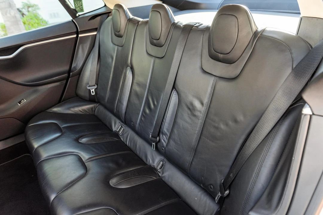 2013 Tesla Model S - Image 27 of 31