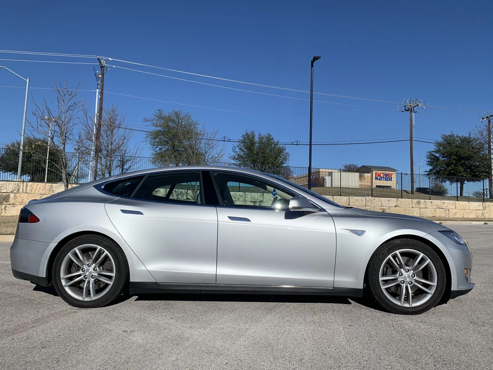 2013 Tesla Model S - Image 3 of 31