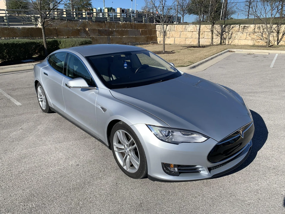 2013 Tesla Model S - Image 22 of 31