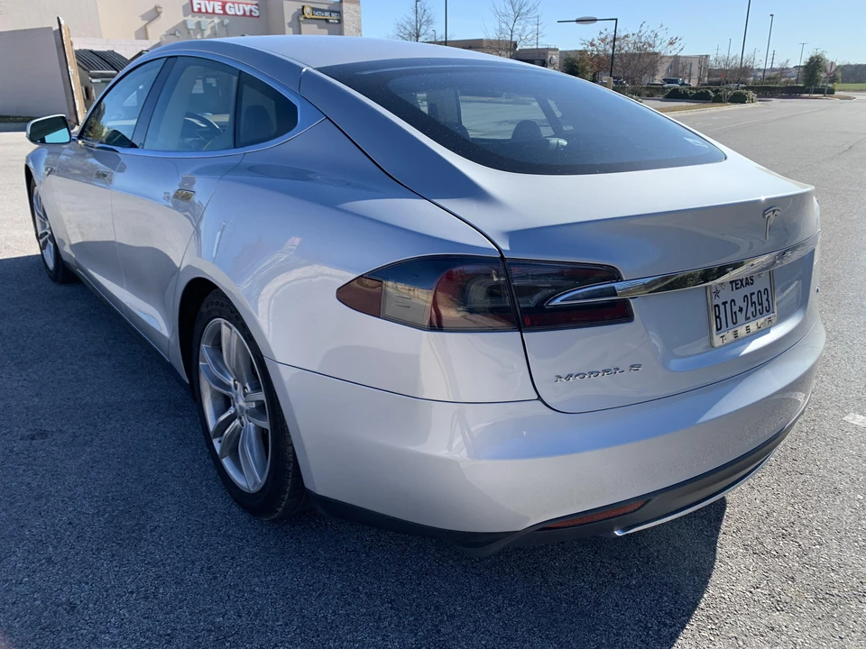 2013 Tesla Model S - Image 14 of 31