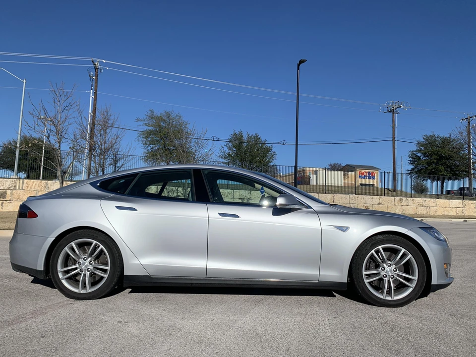 2013 Tesla Model S - Image 20 of 31