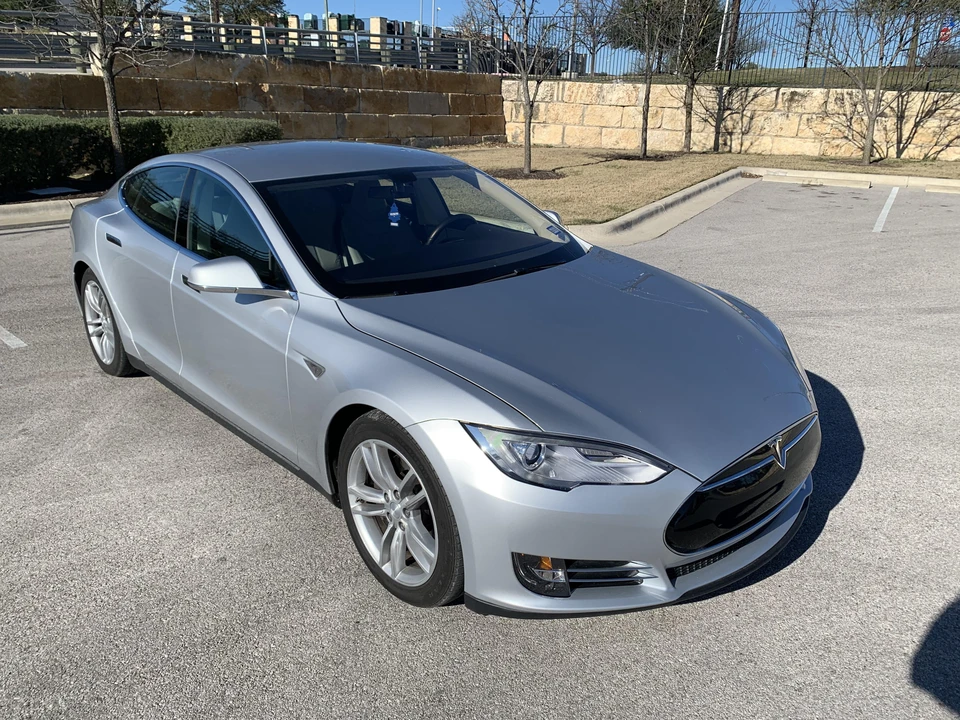 2013 Tesla Model S - Image 27 of 31