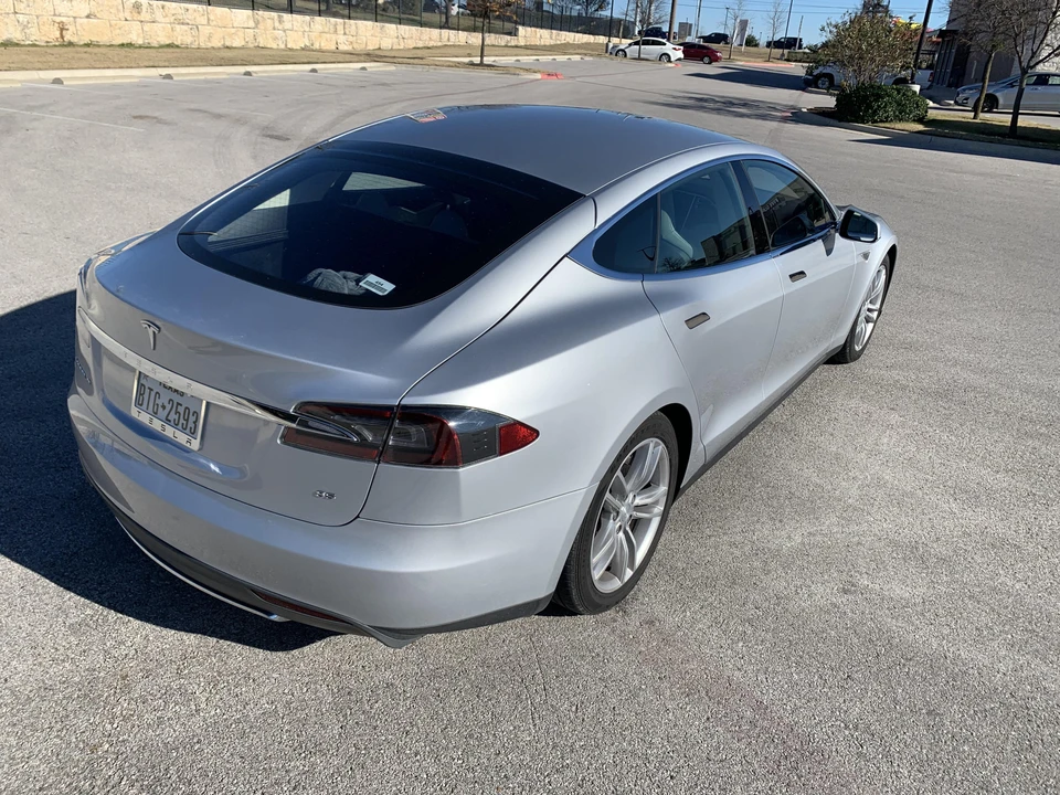 2013 Tesla Model S - Image 18 of 31