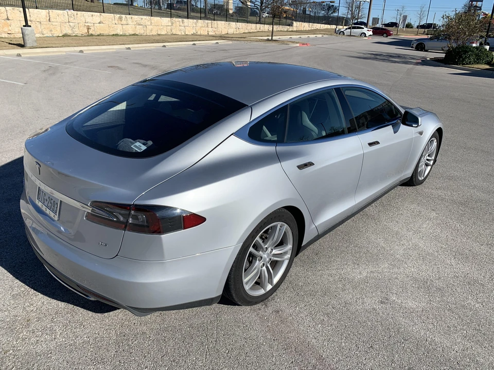 2013 Tesla Model S - Image 4 of 31