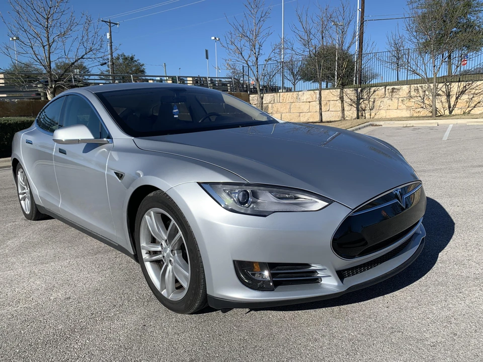 2013 Tesla Model S - Image 28 of 31