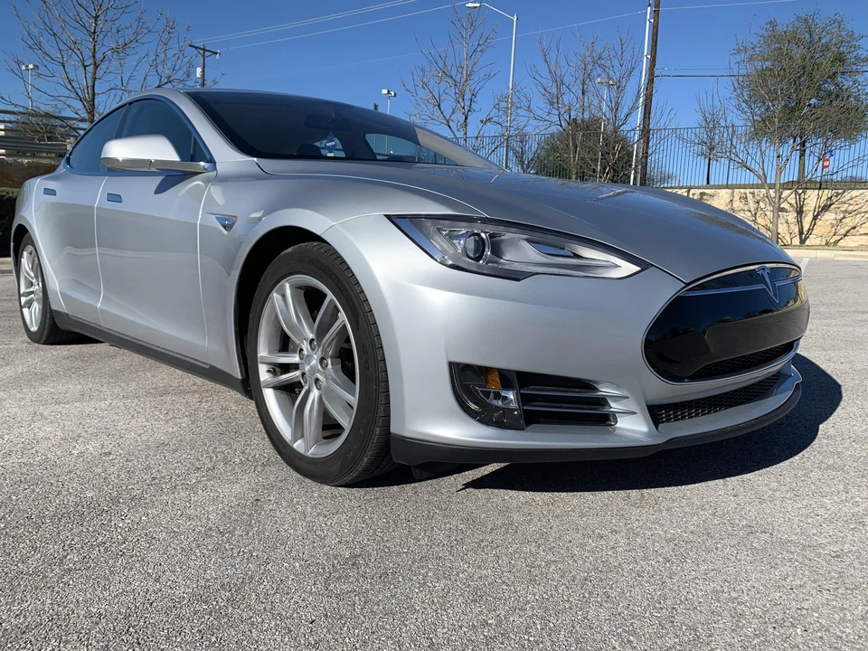 2013 Tesla Model S - Image 24 of 31