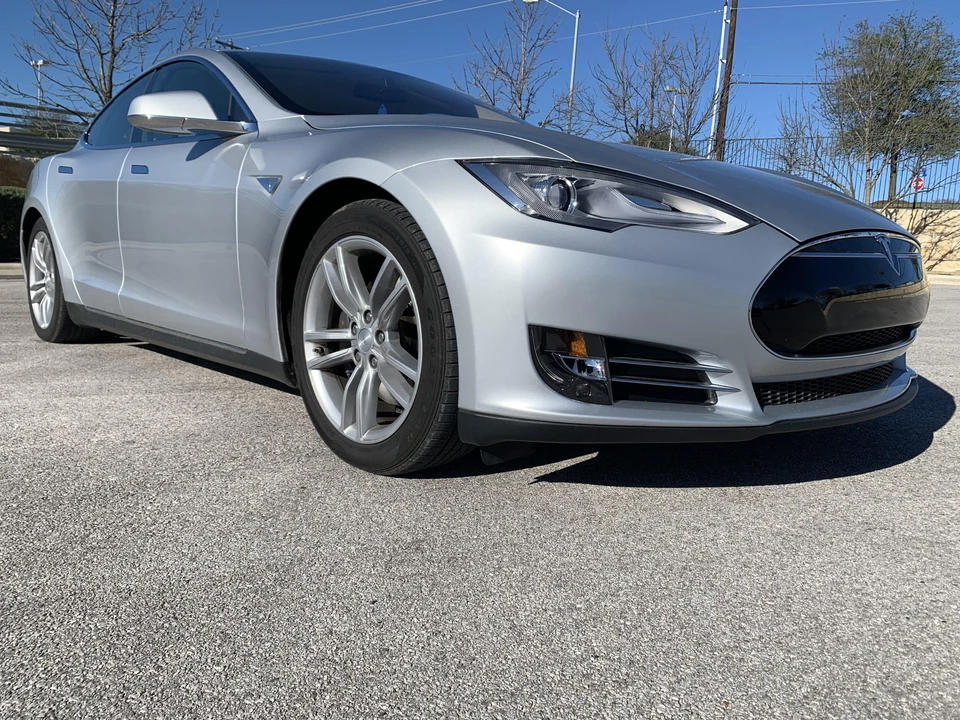 2013 Tesla Model S - Image 29 of 31