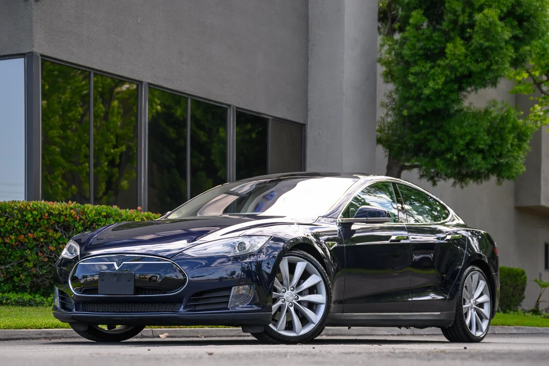 2013 Tesla Model S - Image 10 of 31