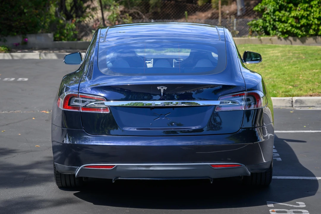 2013 Tesla Model S - Image 5 of 31