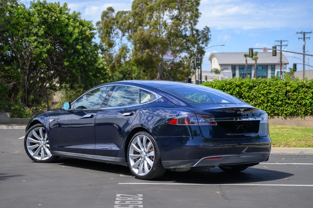 2013 Tesla Model S - Image 4 of 31