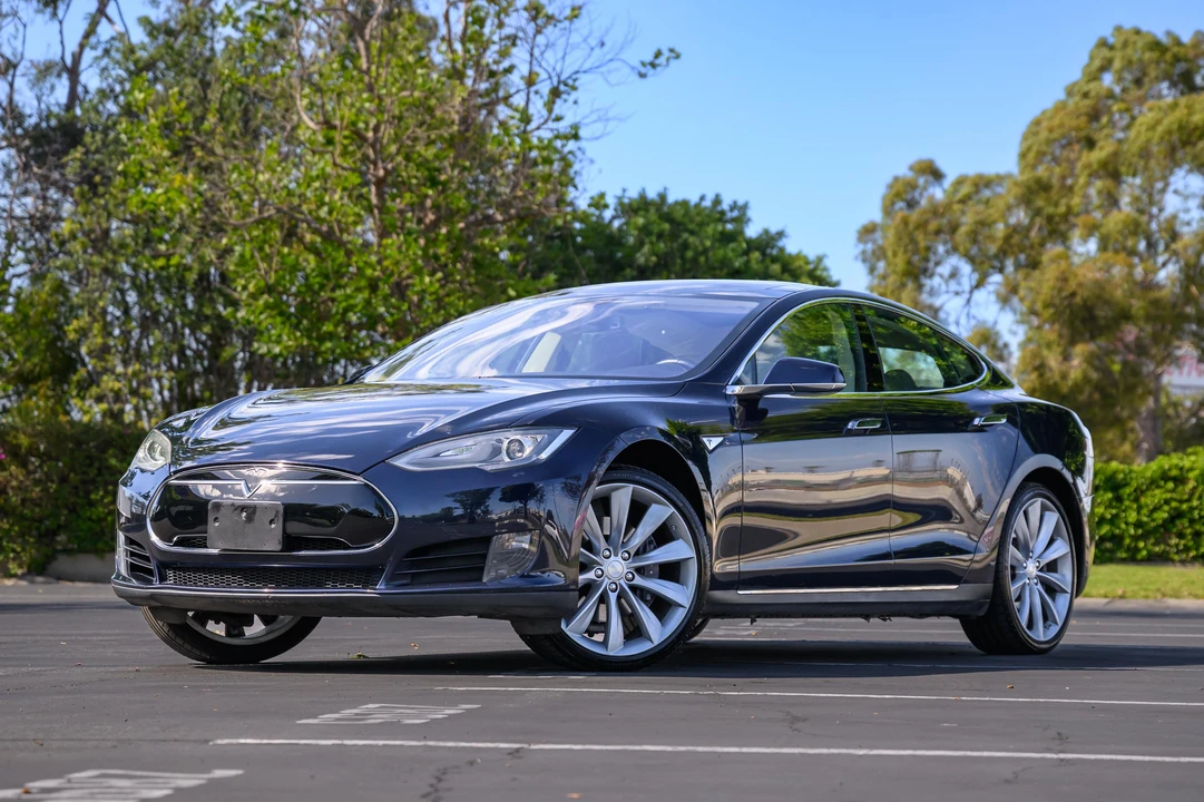2013 Tesla Model S - Image 11 of 31