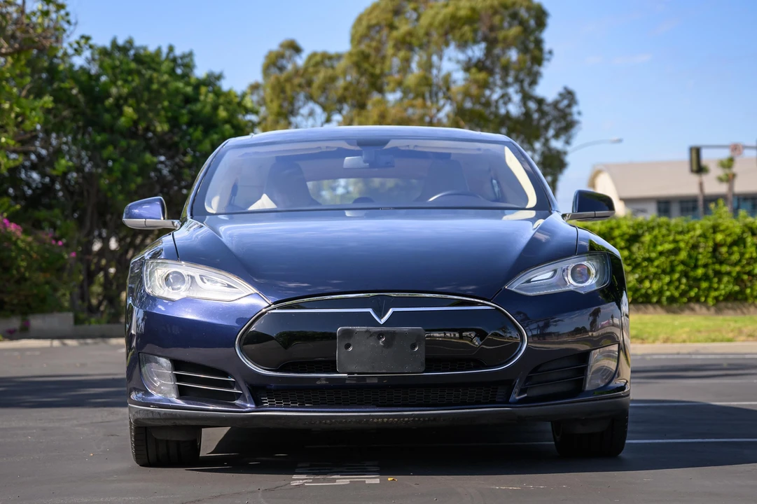 2013 Tesla Model S - Image 2 of 31