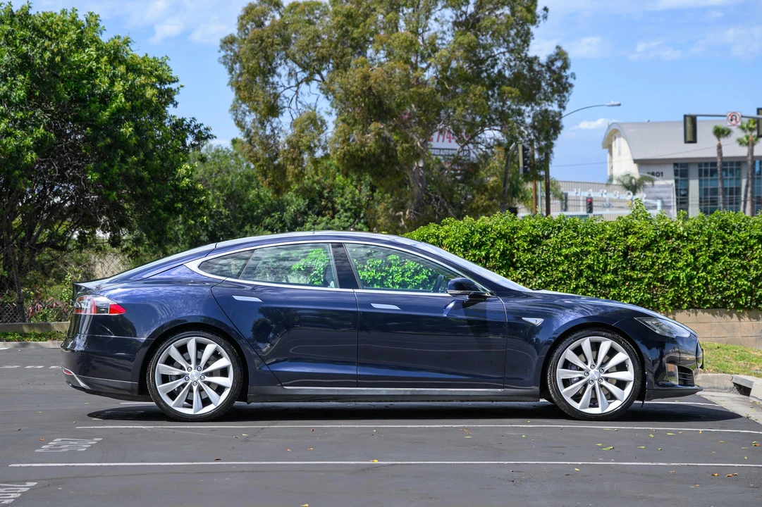 2013 Tesla Model S - Image 18 of 31