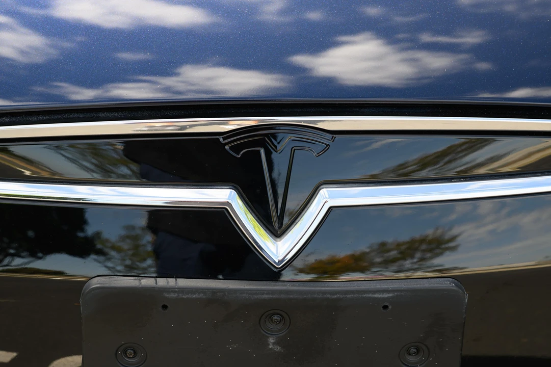 2013 Tesla Model S - Image 26 of 31