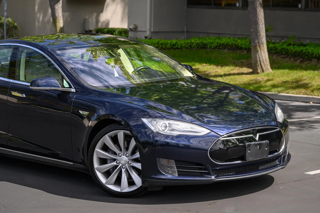 2013 Tesla Model S - Image 21 of 31