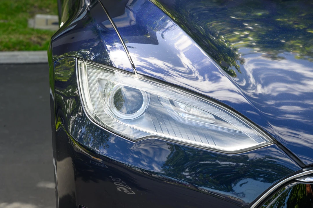 2013 Tesla Model S - Image 23 of 31