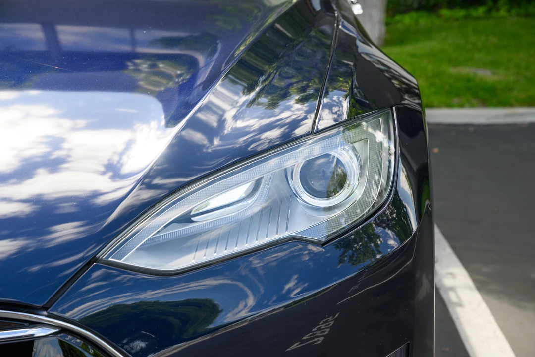 2013 Tesla Model S - Image 27 of 31