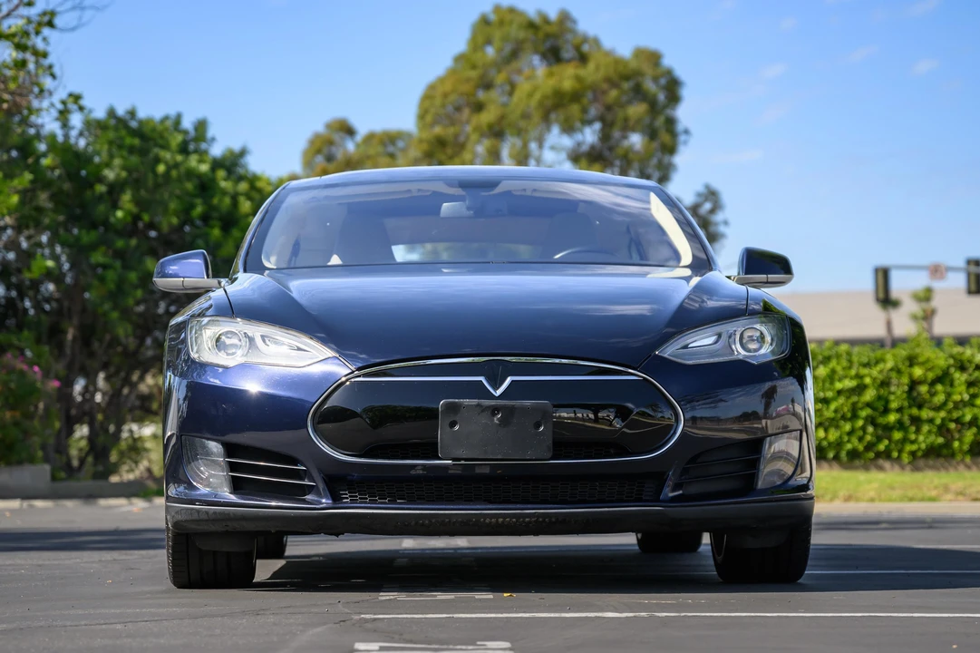 2013 Tesla Model S - Image 8 of 31