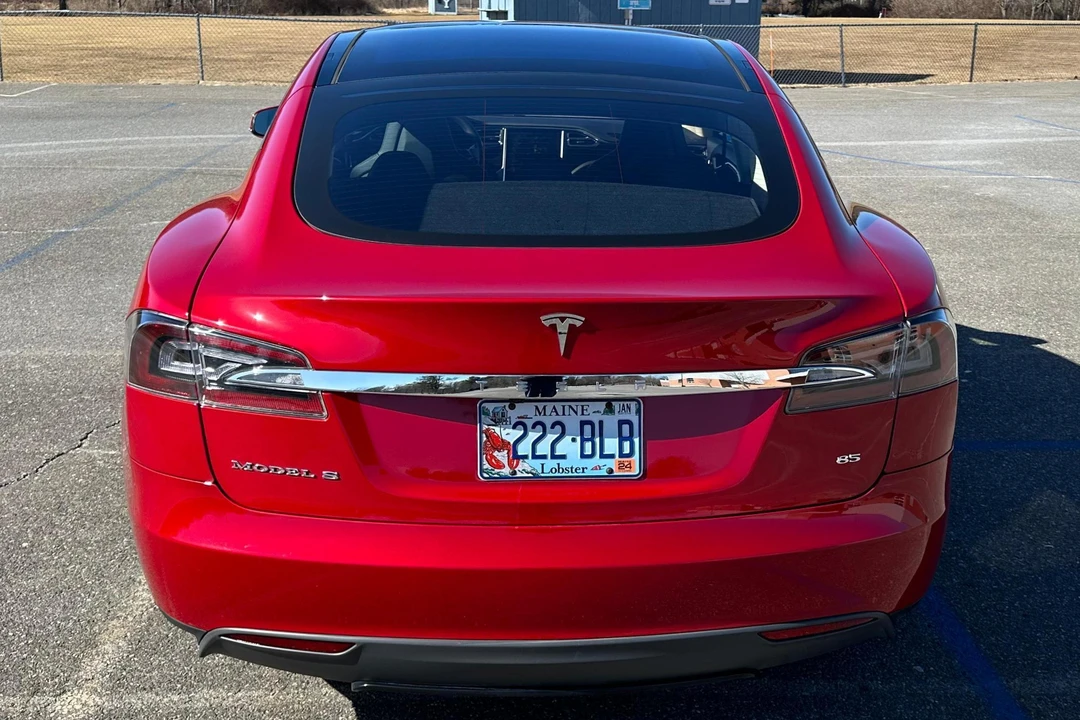 2013 Tesla Model S - Image 5 of 31
