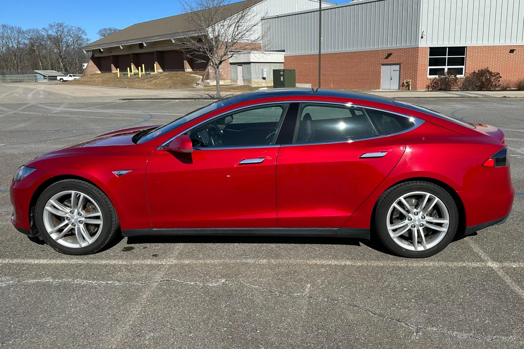 2013 Tesla Model S - Image 3 of 31