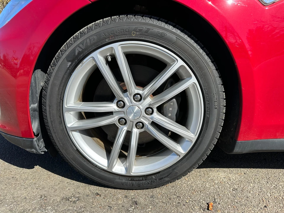 2013 Tesla Model S - Image 26 of 31