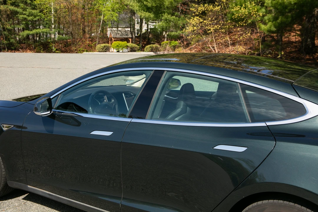 2013 Tesla Model S - Image 16 of 31