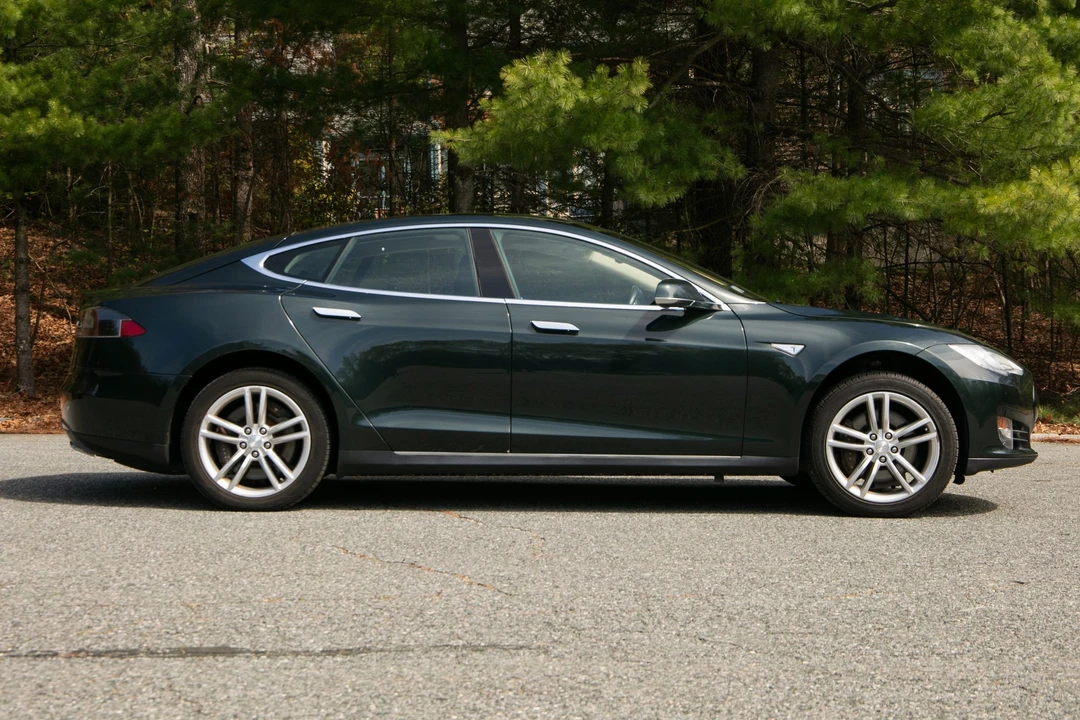2013 Tesla Model S - Image 7 of 31