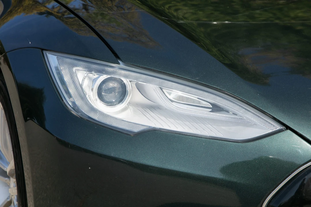 2013 Tesla Model S - Image 11 of 31