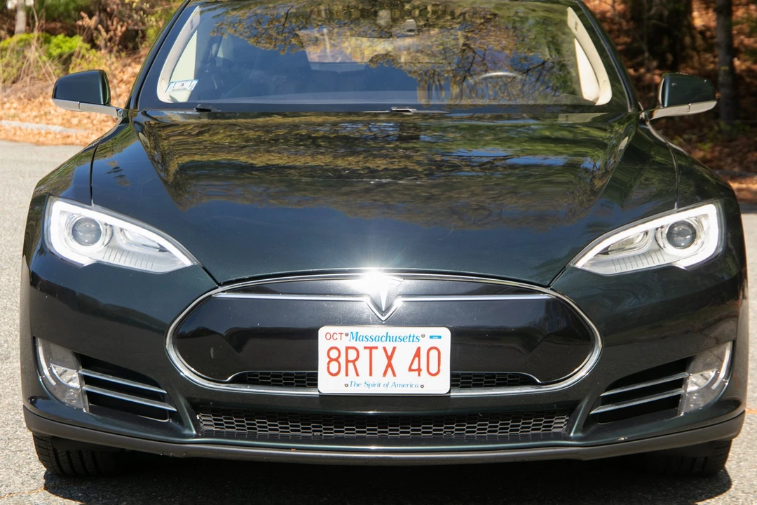 2013 Tesla Model S - Image 10 of 31