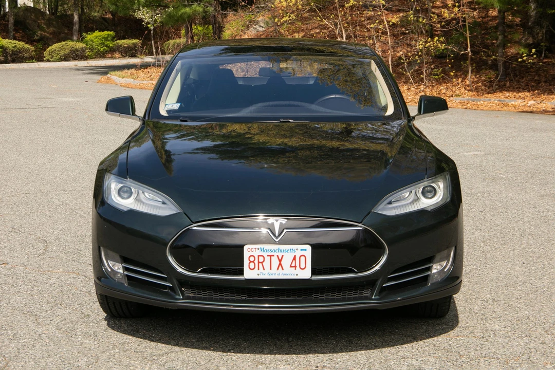 2013 Tesla Model S - Image 9 of 31