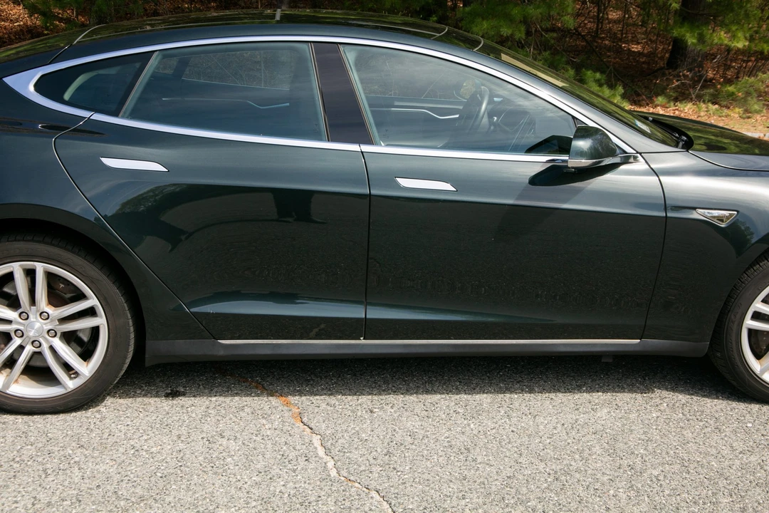 2013 Tesla Model S - Image 26 of 31