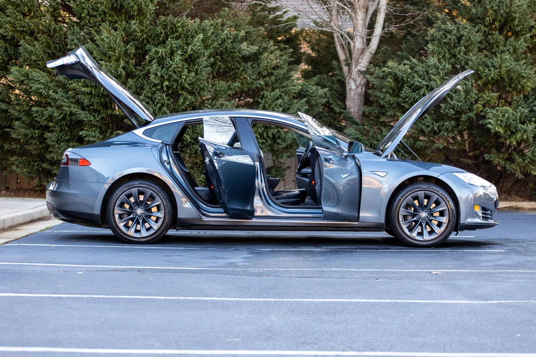 2013 Tesla Model S - Image 27 of 31