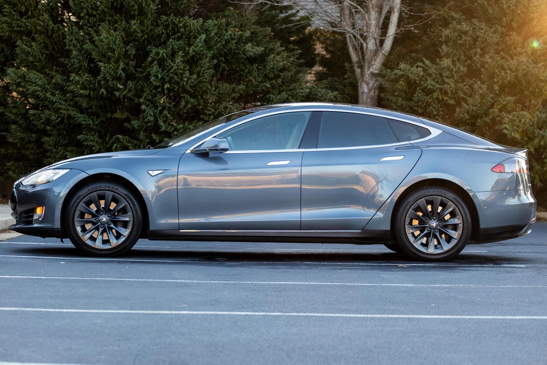 2013 Tesla Model S - Image 3 of 31